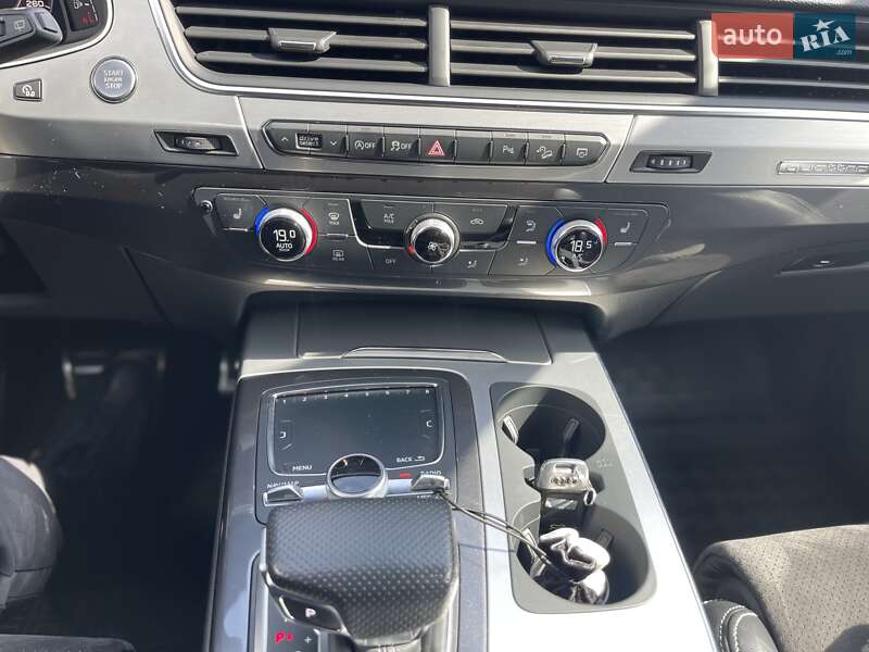 Внедорожник / Кроссовер Audi Q7 2018 в Киеве