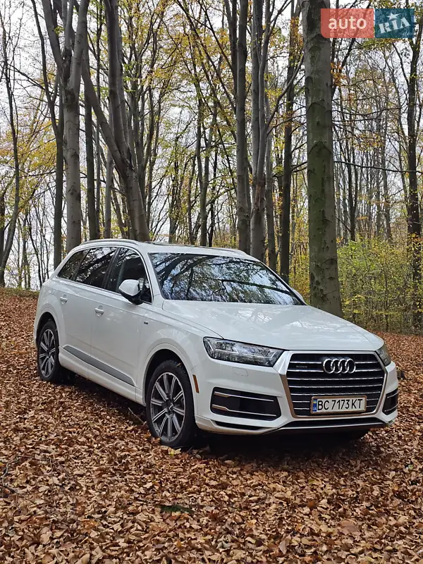 Внедорожник / Кроссовер Audi Q7 2015 в 