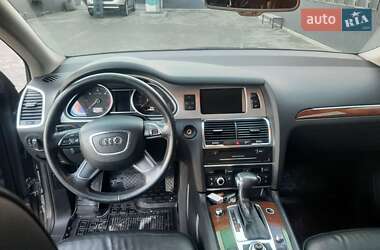 Позашляховик / Кросовер Audi Q7 2012 в 