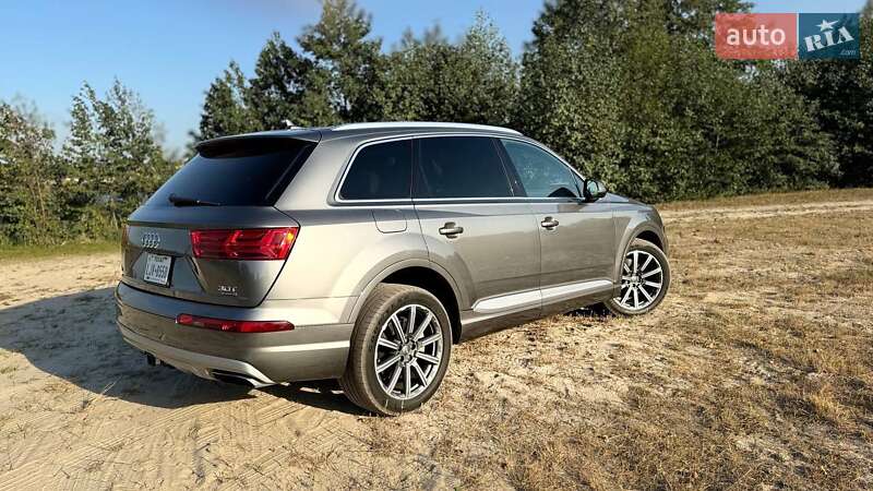 Внедорожник / Кроссовер Audi Q7 2017 в Шостке