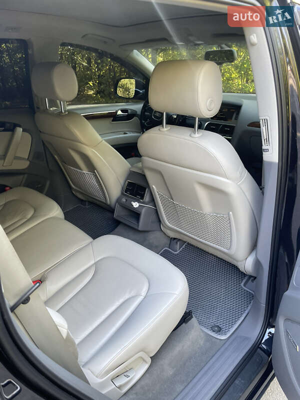 Позашляховик / Кросовер Audi Q7 2011 в Полтаві