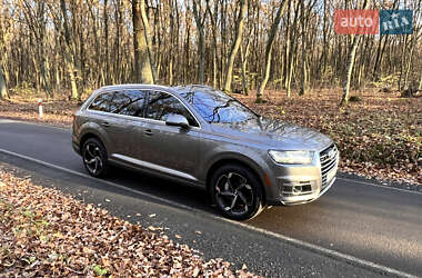Внедорожник / Кроссовер Audi Q7 2017 в 
