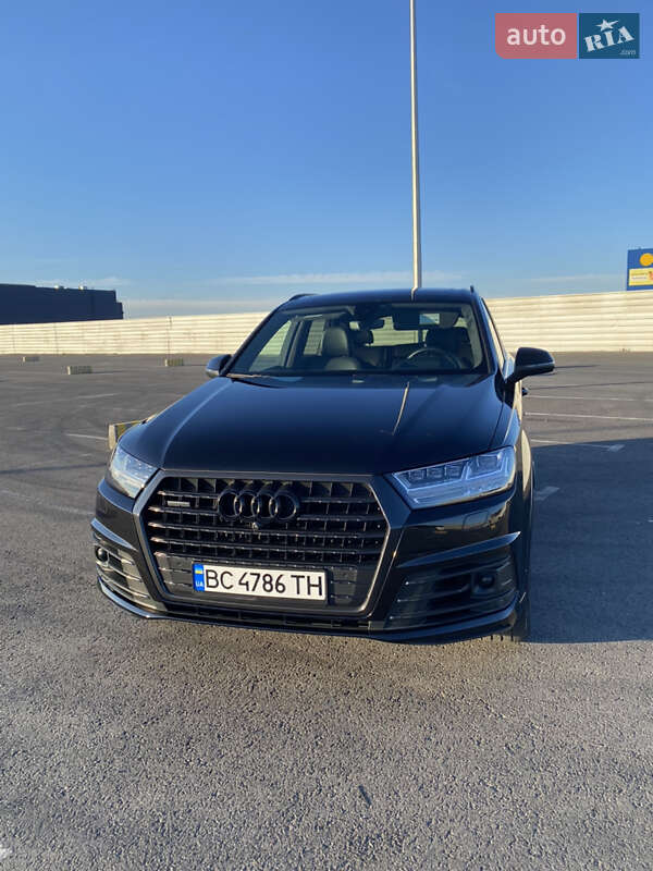 Позашляховик / Кросовер Audi Q7 2017 в Львові