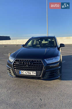 Внедорожник / Кроссовер Audi Q7 2017 в 