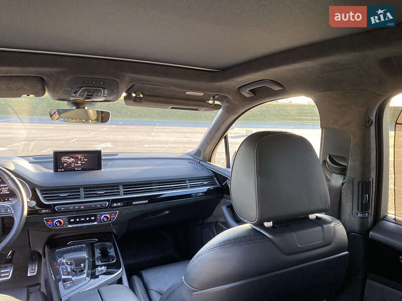 Позашляховик / Кросовер Audi Q7 2017 в Львові