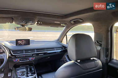 Внедорожник / Кроссовер Audi Q7 2017 в 