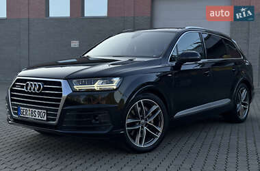 Внедорожник / Кроссовер Audi Q7 2016 в 