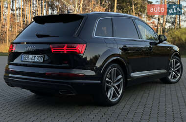 Внедорожник / Кроссовер Audi Q7 2016 в 