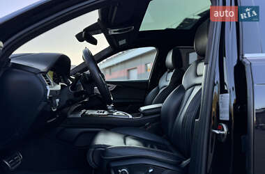 Внедорожник / Кроссовер Audi Q7 2016 в 