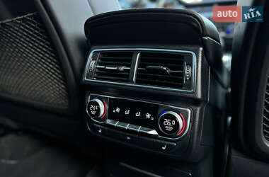Внедорожник / Кроссовер Audi Q7 2016 в 