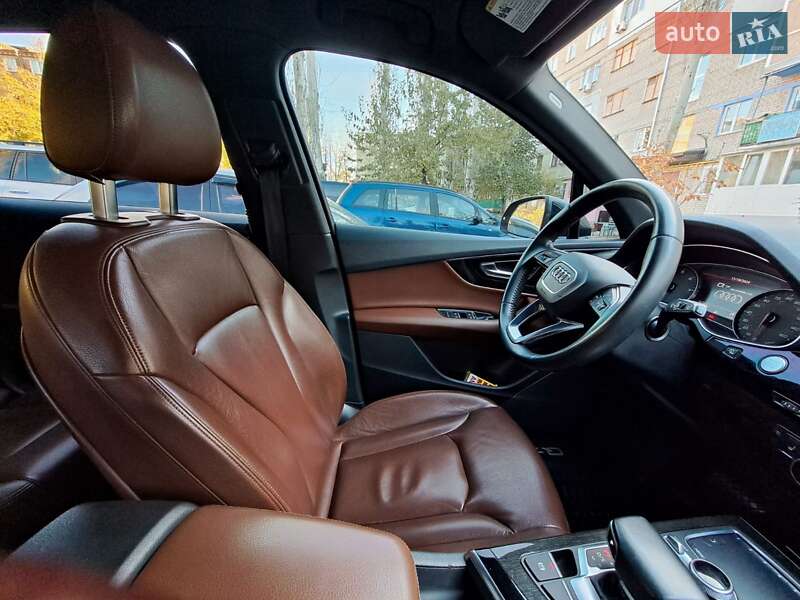 Позашляховик / Кросовер Audi Q7 2018 в Миколаєві