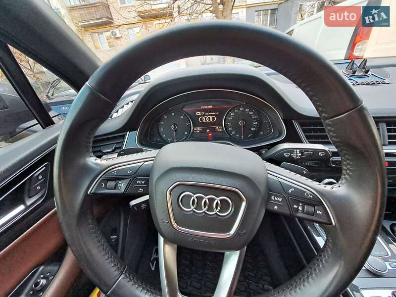 Позашляховик / Кросовер Audi Q7 2018 в Миколаєві