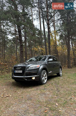 Позашляховик / Кросовер Audi Q7 2009 в 