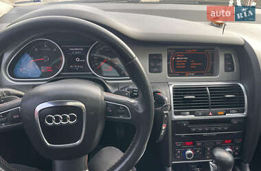 Позашляховик / Кросовер Audi Q7 2009 в 