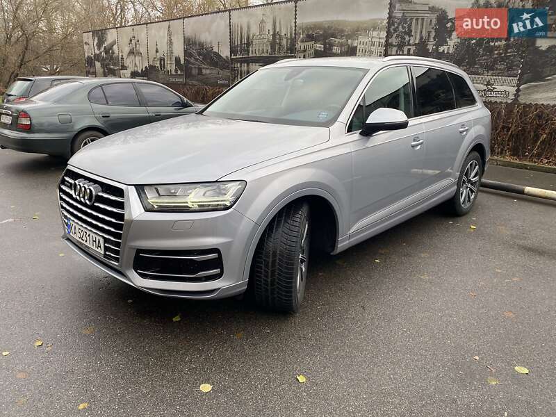 Позашляховик / Кросовер Audi Q7 2015 в Чернігові