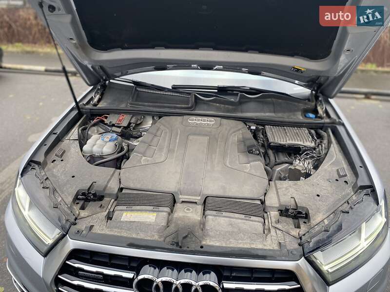 Позашляховик / Кросовер Audi Q7 2015 в Чернігові
