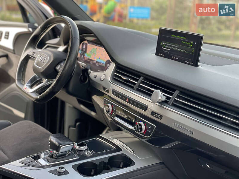 Позашляховик / Кросовер Audi Q7 2016 в Києві