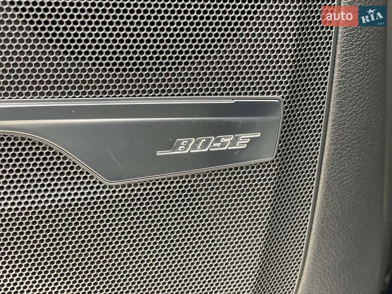 Внедорожник / Кроссовер Audi Q7 2016 в 