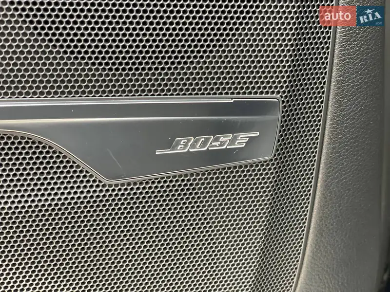 Внедорожник / Кроссовер Audi Q7 2016 в 