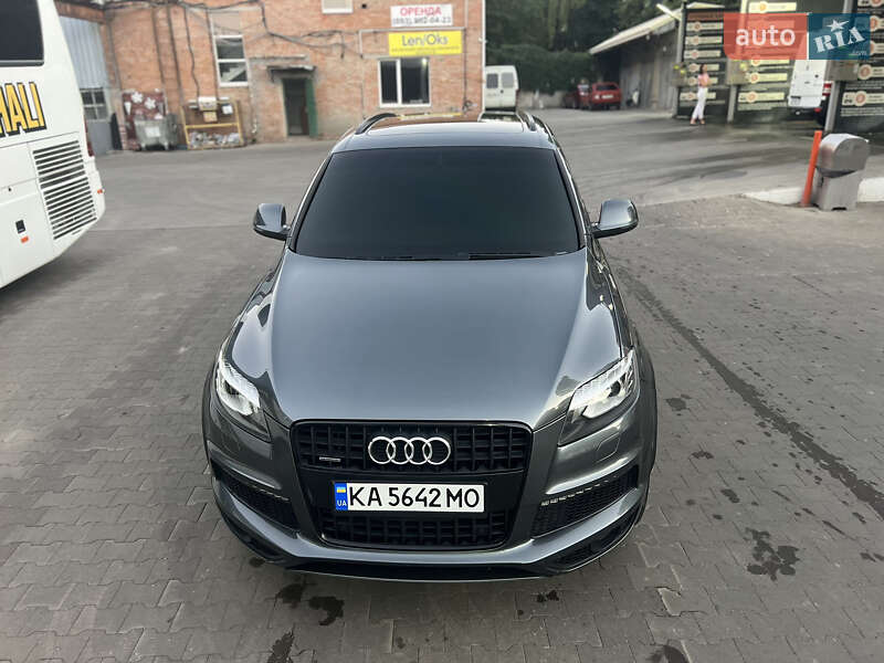 Внедорожник / Кроссовер Audi Q7 2011 в 