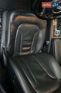 Внедорожник / Кроссовер Audi Q7 2011 в 