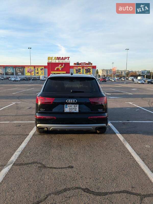 Позашляховик / Кросовер Audi Q7 2018 в Рівному