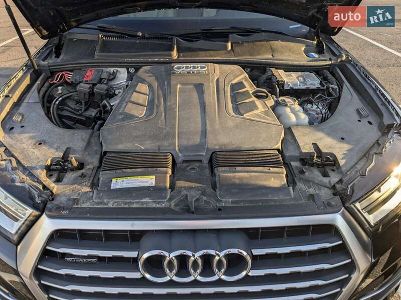 Позашляховик / Кросовер Audi Q7 2018 в Рівному