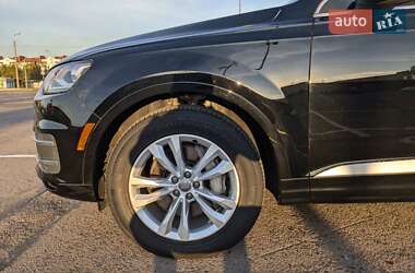 Внедорожник / Кроссовер Audi Q7 2018 в 