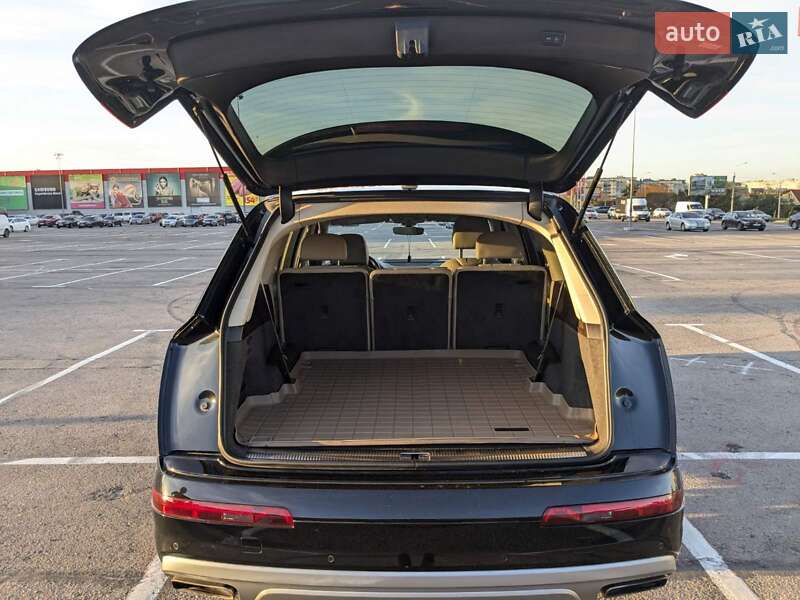 Позашляховик / Кросовер Audi Q7 2018 в Рівному