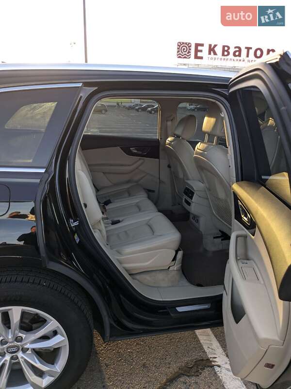 Позашляховик / Кросовер Audi Q7 2018 в Рівному