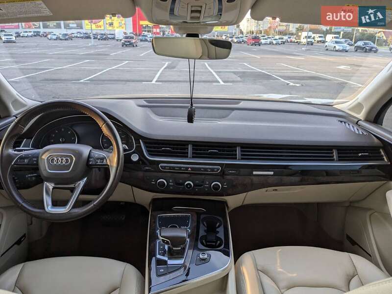 Позашляховик / Кросовер Audi Q7 2018 в Рівному