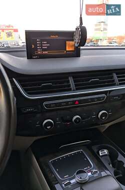 Внедорожник / Кроссовер Audi Q7 2018 в 