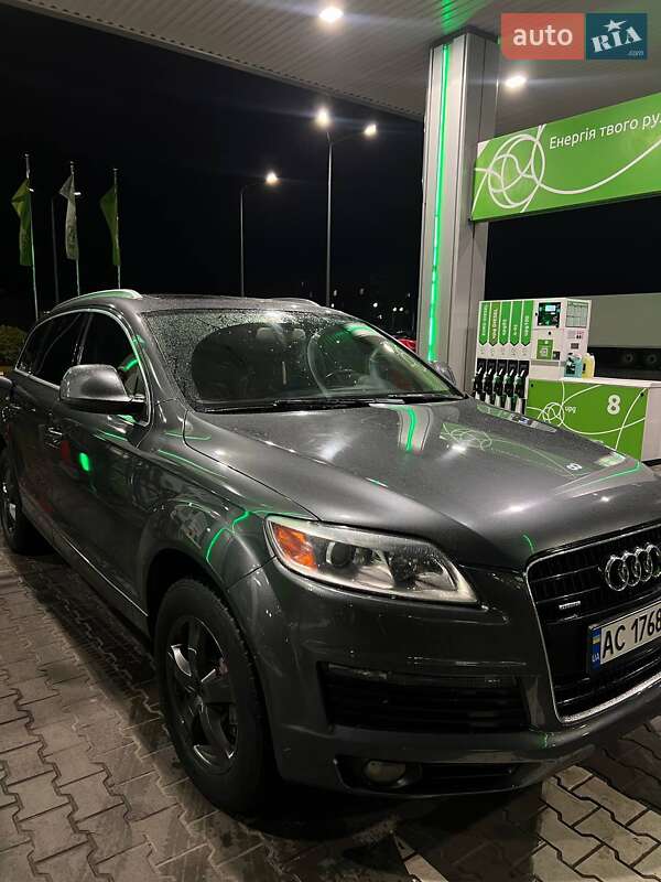 Внедорожник / Кроссовер Audi Q7 2008 в 