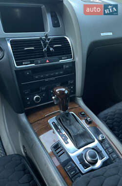 Внедорожник / Кроссовер Audi Q7 2009 в 