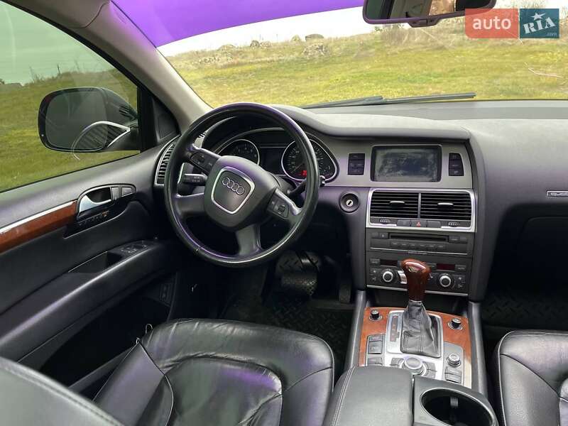 Внедорожник / Кроссовер Audi Q7 2008 в Первомайске