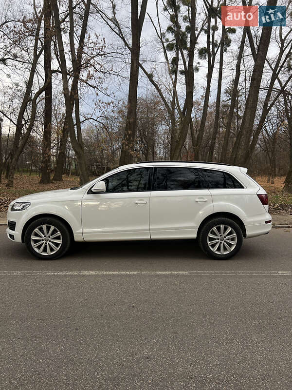 Позашляховик / Кросовер Audi Q7 2009 в Чернівцях