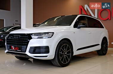 Внедорожник / Кроссовер Audi Q7 2018 в 