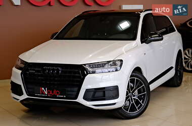 Внедорожник / Кроссовер Audi Q7 2018 в 
