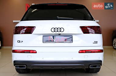 Внедорожник / Кроссовер Audi Q7 2018 в 