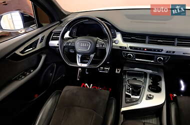 Внедорожник / Кроссовер Audi Q7 2018 в 
