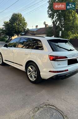 Внедорожник / Кроссовер Audi Q7 2020 в Киеве