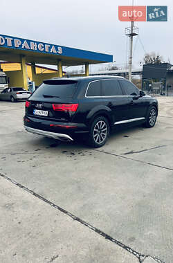 Позашляховик / Кросовер Audi Q7 2015 в Умані