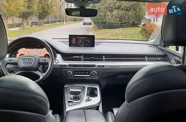 Внедорожник / Кроссовер Audi Q7 2016 в 
