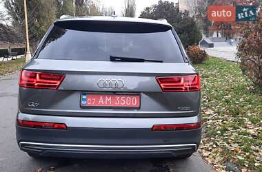 Внедорожник / Кроссовер Audi Q7 2016 в 