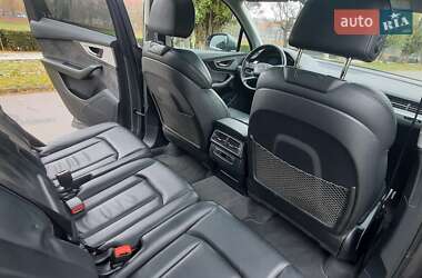 Внедорожник / Кроссовер Audi Q7 2016 в 