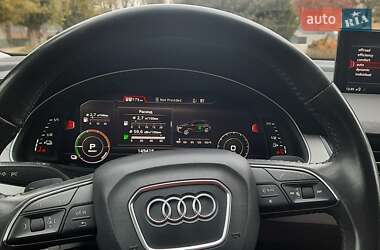 Внедорожник / Кроссовер Audi Q7 2016 в 