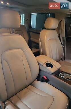 Внедорожник / Кроссовер Audi Q7 2012 в 