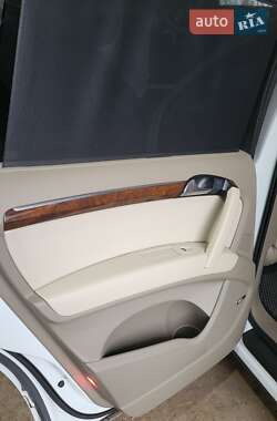 Внедорожник / Кроссовер Audi Q7 2012 в 