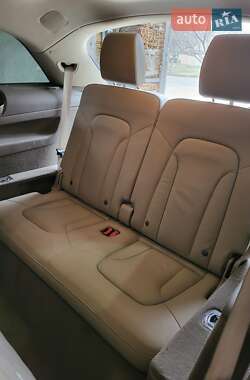 Внедорожник / Кроссовер Audi Q7 2012 в 