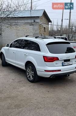 Внедорожник / Кроссовер Audi Q7 2012 в 
